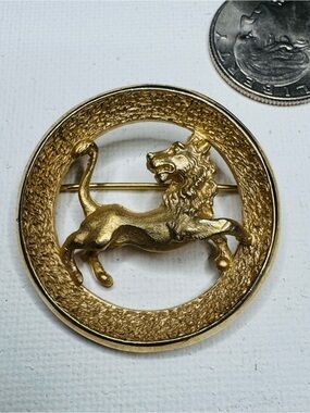 Vintage Crown Trifari Gold Lion Round Brooch